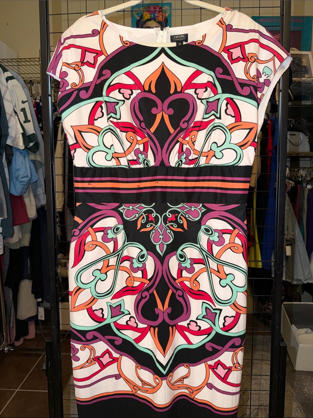 Nicole by Nicole Miller dress in size 14 Sheath Paisley Abstract